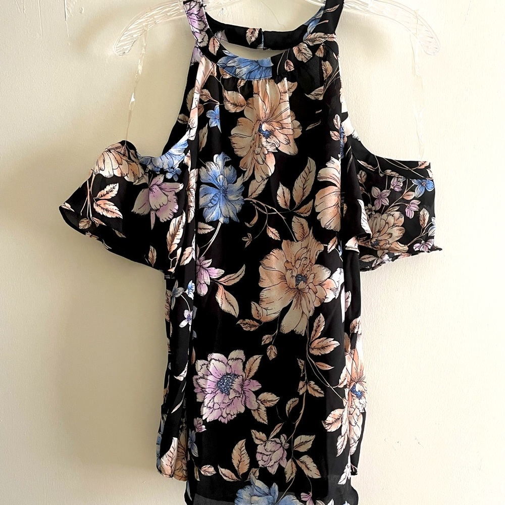 NWOT Floral Cold Shoulder Halter Top